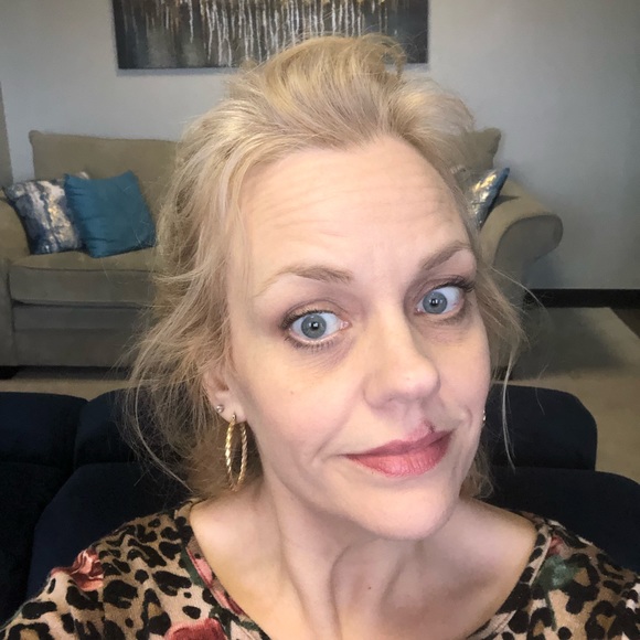 Meet your Posher, Karen - Picture 1 of 1